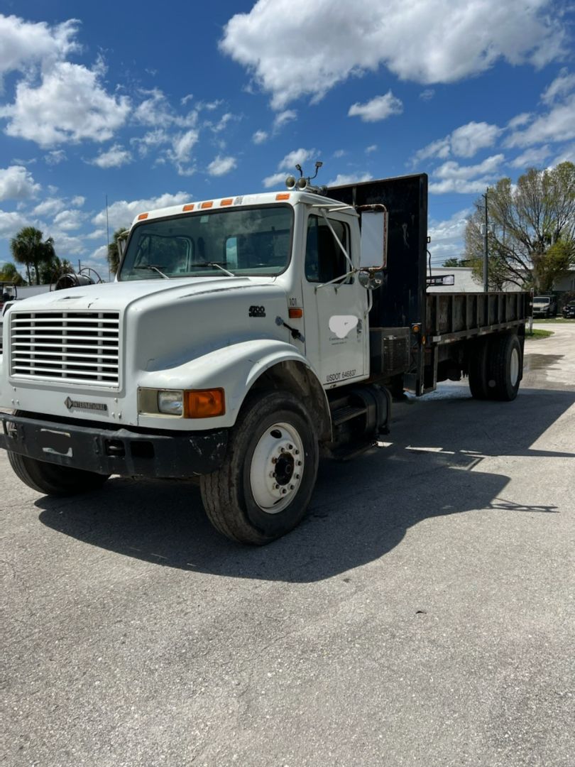 1998 INTERNATIONAL 4700 - Image 2